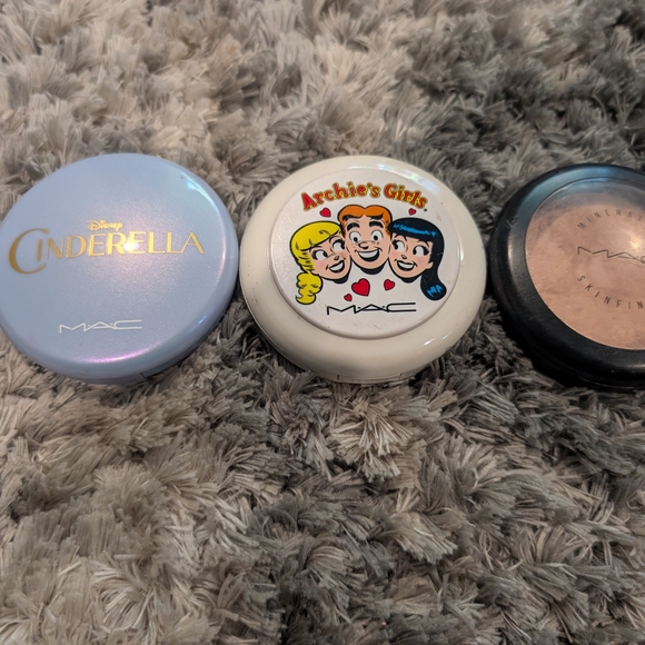 MAC Cosmetics Bronzing Powder Collection - Picture 3 of 11